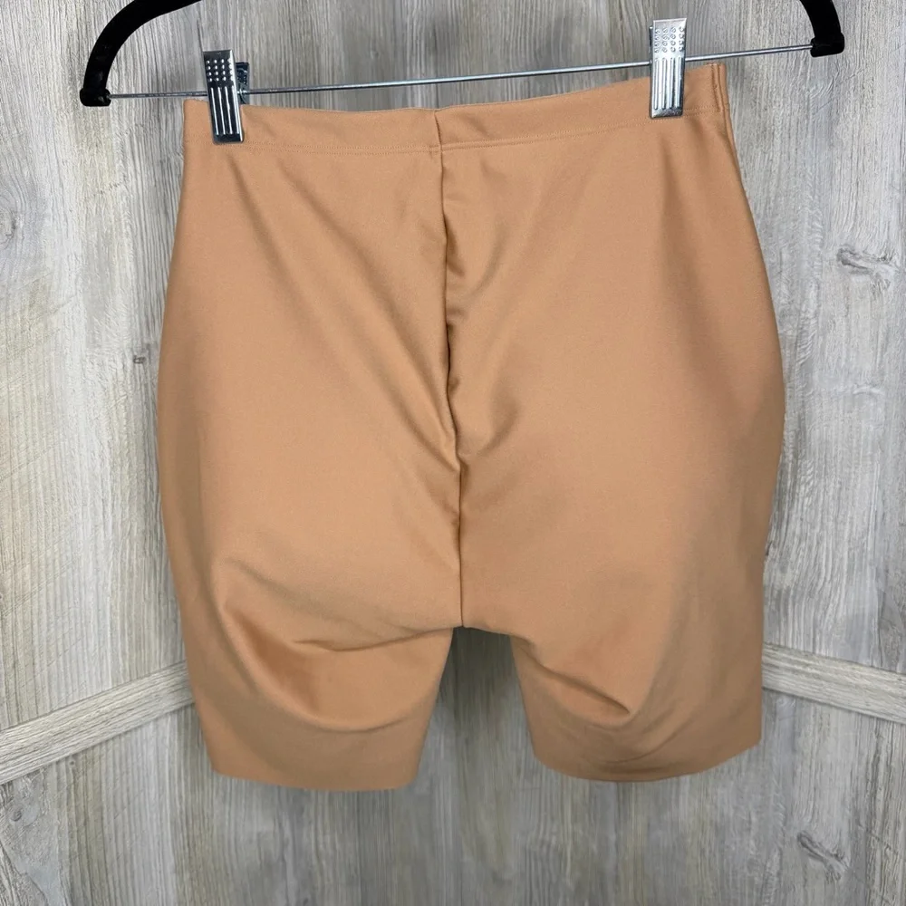 SKIMS Body Butt Lifting Shape Wear Short - Picture 4 of 4